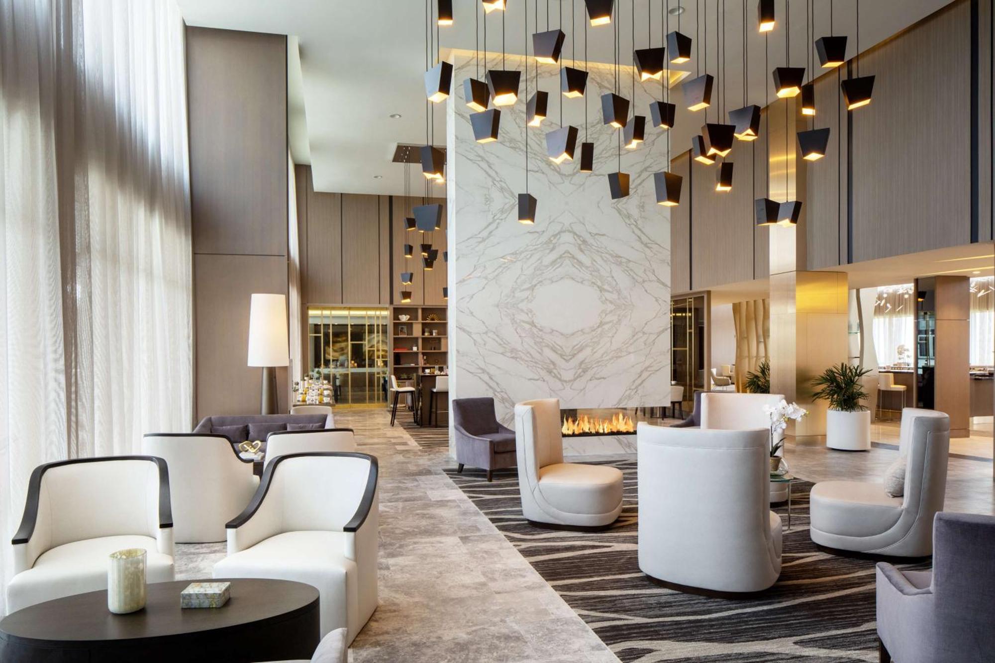 Hilton Miami Aventura Hotel Exterior photo